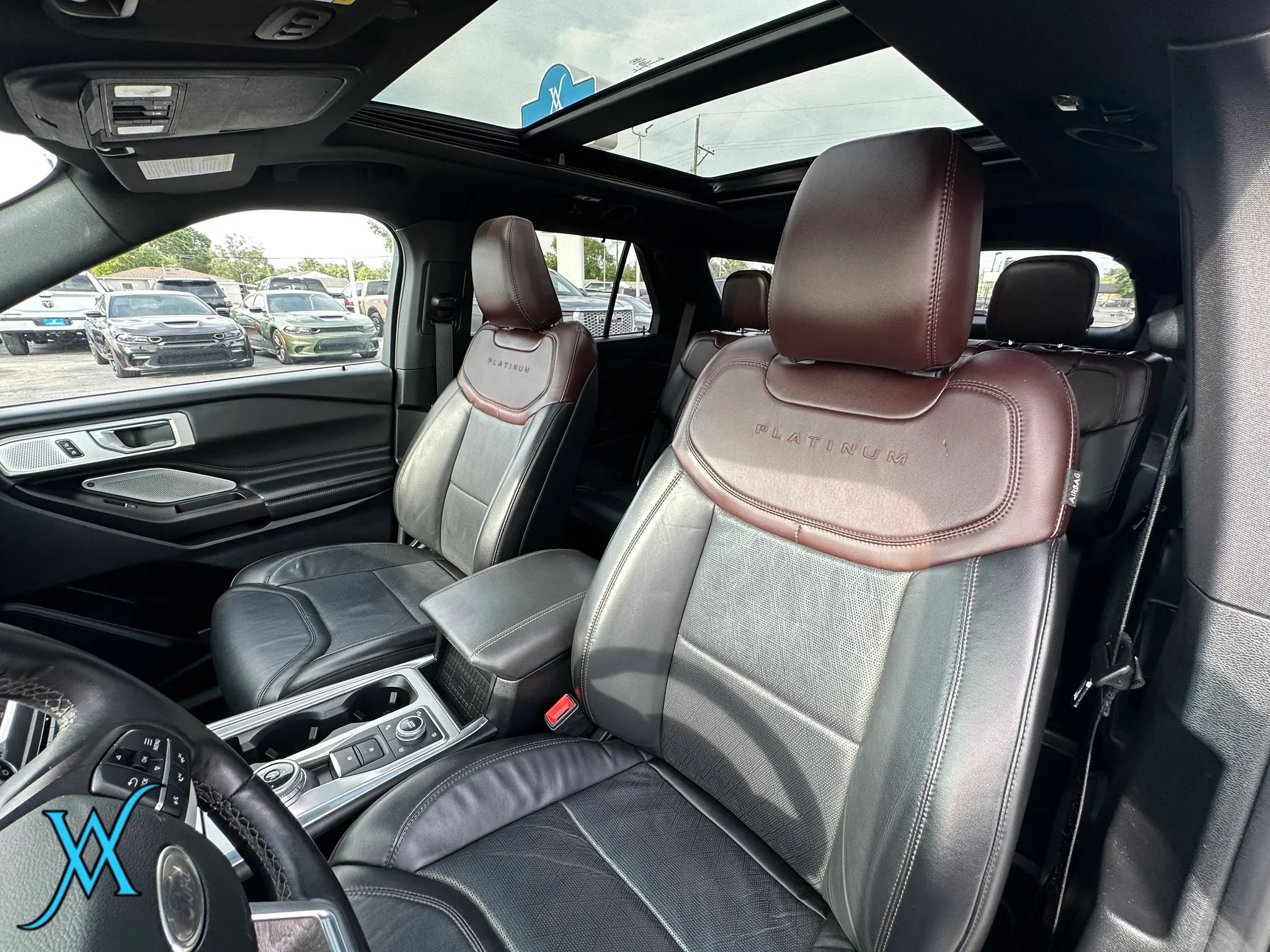 Used 2020 Ford Explorer Platinum w/ Premium Technology Package AWD/4WD image 16