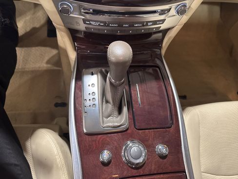 Used 2018 INFINITI Q70 L 3.7 image 17