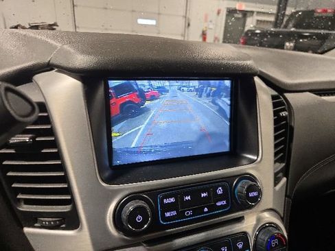 Used 2017 GMC Yukon XL SLE w/ SLE Value Package AWD/4WD image 16