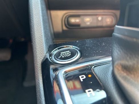 Used 2025 Kia Sportage SX image 29