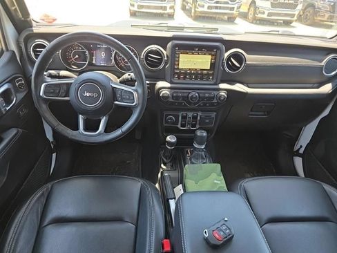 Used 2022 Jeep Wrangler Unlimited Sahara w/ LED Lighting Group AWD/4WD image 11