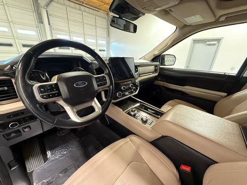 Used 2024 Ford Expedition Max Limited AWD/4WD image 12