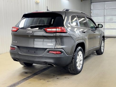 Used 2016 Jeep Cherokee Latitude w/ Safety/Convenience Group image 5