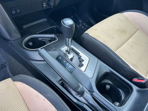 Used 2017 Toyota RAV4 XLE AWD/4WD image 19