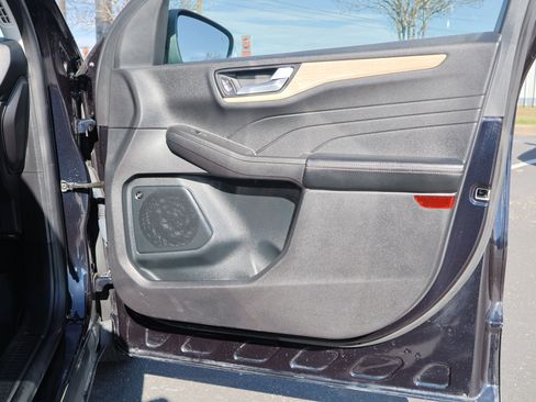 Used 2021 Ford Escape Titanium w/ Titanium Elite Package image 33