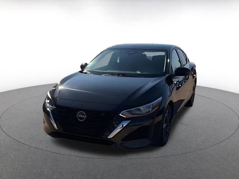 Used 2025 Nissan Sentra SV image 4