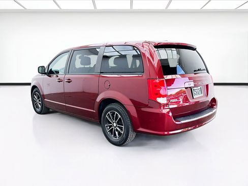 Used 2019 Dodge Grand Caravan GT image 6