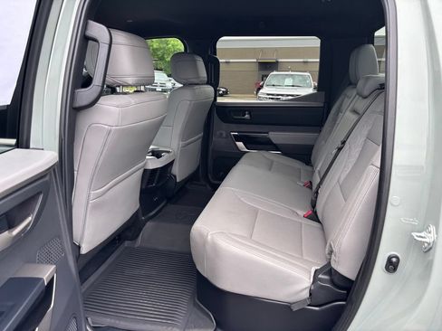 Used 2025 Toyota Tundra Limited AWD/4WD image 25