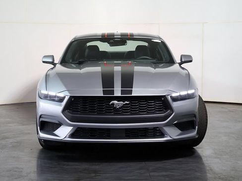 Used 2025 Ford Mustang Premium RWD image 9