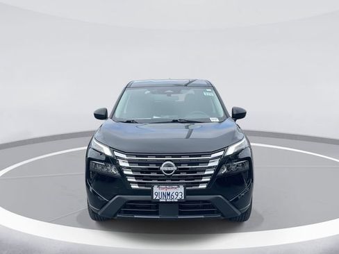 Used 2025 Nissan Rogue S FWD image 2