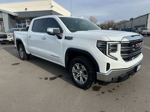 Used 2023 GMC Sierra 1500 SLT image 1