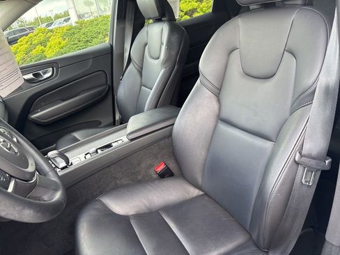 Certified 2023 Volvo XC60 B5 Core w/ Climate Package AWD/4WD image 17