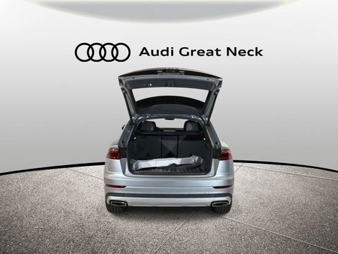 Used 2025 Audi Q8 Premium w/ Convenience Package AWD/4WD image 19