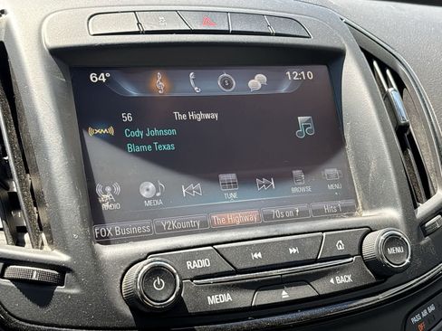 Used 2016 Buick Regal FWD image 12