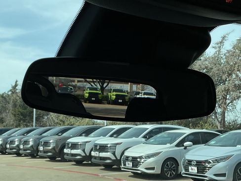 Used 2025 Chevrolet TrailBlazer LT image 27