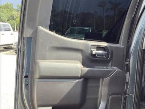 Used 2020 Chevrolet Silverado 1500 Custom Trail Boss w/ Custom Convenience Package AWD/4WD image 9