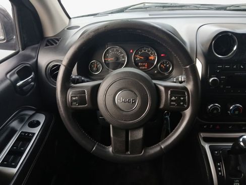 Used 2014 Jeep Compass Latitude image 19