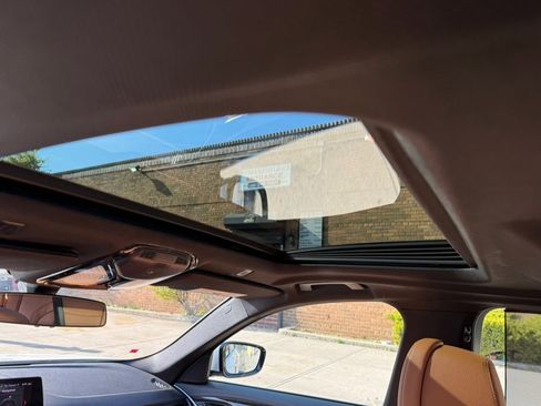 Used 2019 BMW 530i xDrive w/ Convenience Package AWD/4WD image 19