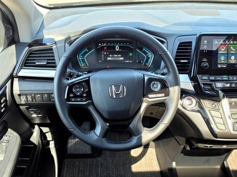 Used 2023 Honda Odyssey Touring image 12