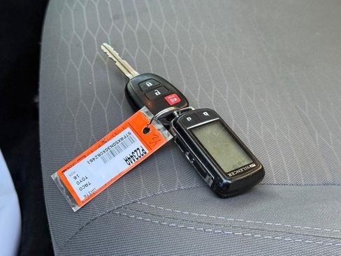 Used 2016 Toyota Tacoma SR5 image 25