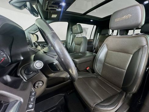 Used 2021 Chevrolet Suburban High Country AWD/4WD image 2