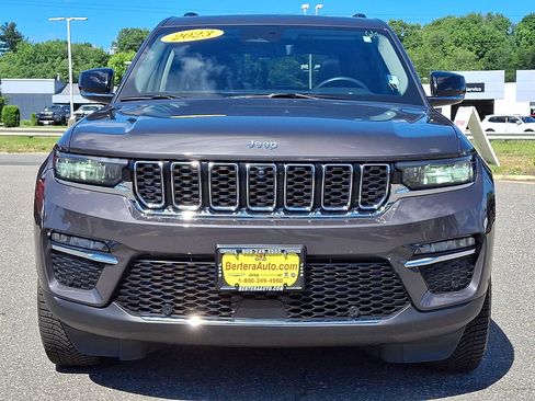 Used 2023 Jeep Grand Cherokee Limited w/ Luxury Tech Group II AWD/4WD image 2