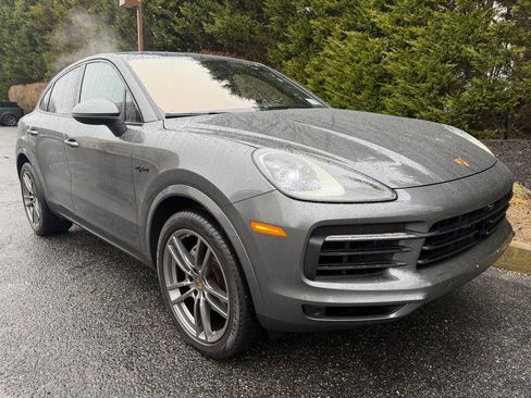 Used 2022 Porsche Cayenne E-Hybrid Coupe image 8