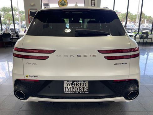 Used 2025 Genesis GV70 3.5T Sport w/ Sport Prestige Package AWD/4WD image 4