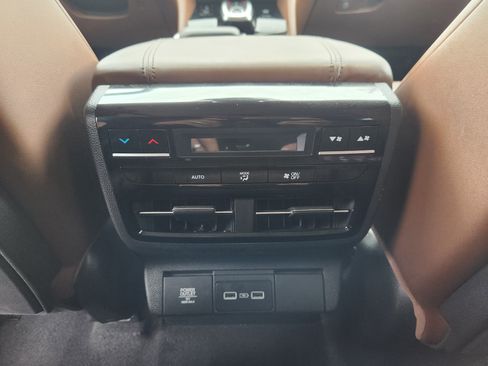 Used 2023 Acura MDX w/ Technology Package AWD/4WD image 24