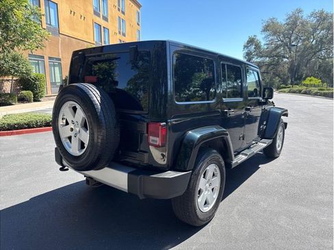 Used 2012 Jeep Wrangler Unlimited Sahara w/ Connectivity Group AWD/4WD image 7
