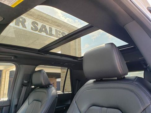 Used 2021 Ford Expedition Limited AWD/4WD image 12