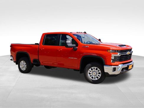 Used 2024 Chevrolet Silverado 3500 LT w/ All Star Edition AWD/4WD image 2