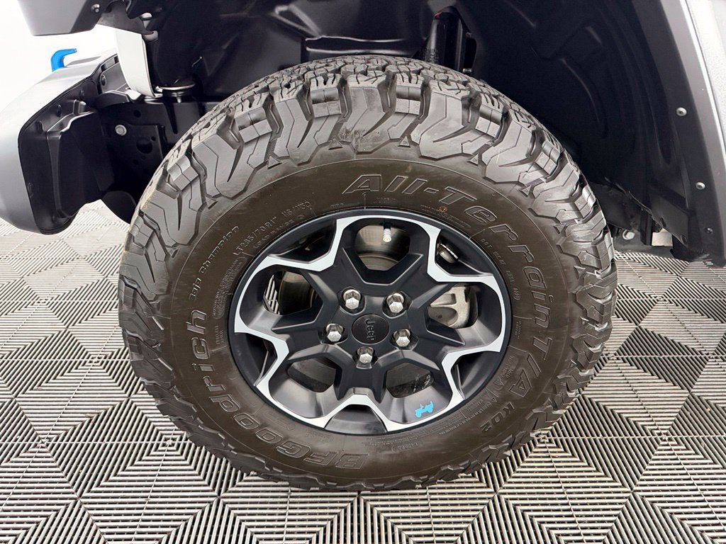 Used 2023 Jeep Wrangler Unlimited Rubicon 4xe w/ Cold Weather Group AWD/4WD image 11