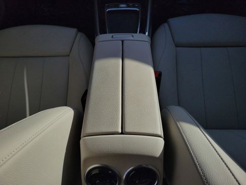 Certified 2025 Mercedes-Benz GLA 250 image 11