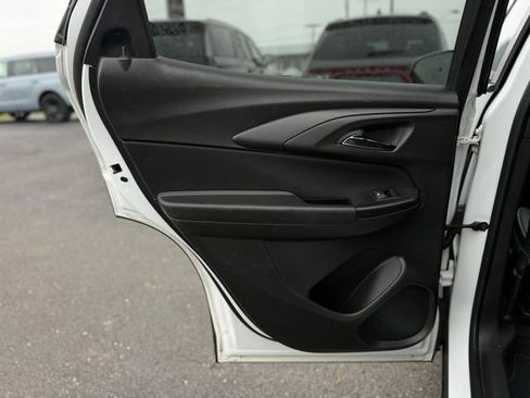 Used 2023 Chevrolet TrailBlazer RS w/ Convenience Package image 14