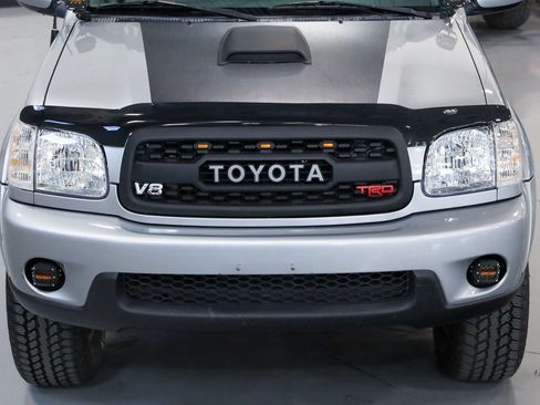 Used 2002 Toyota Sequoia SR5 w/ Alloy Wheel Pkg AWD/4WD image 29