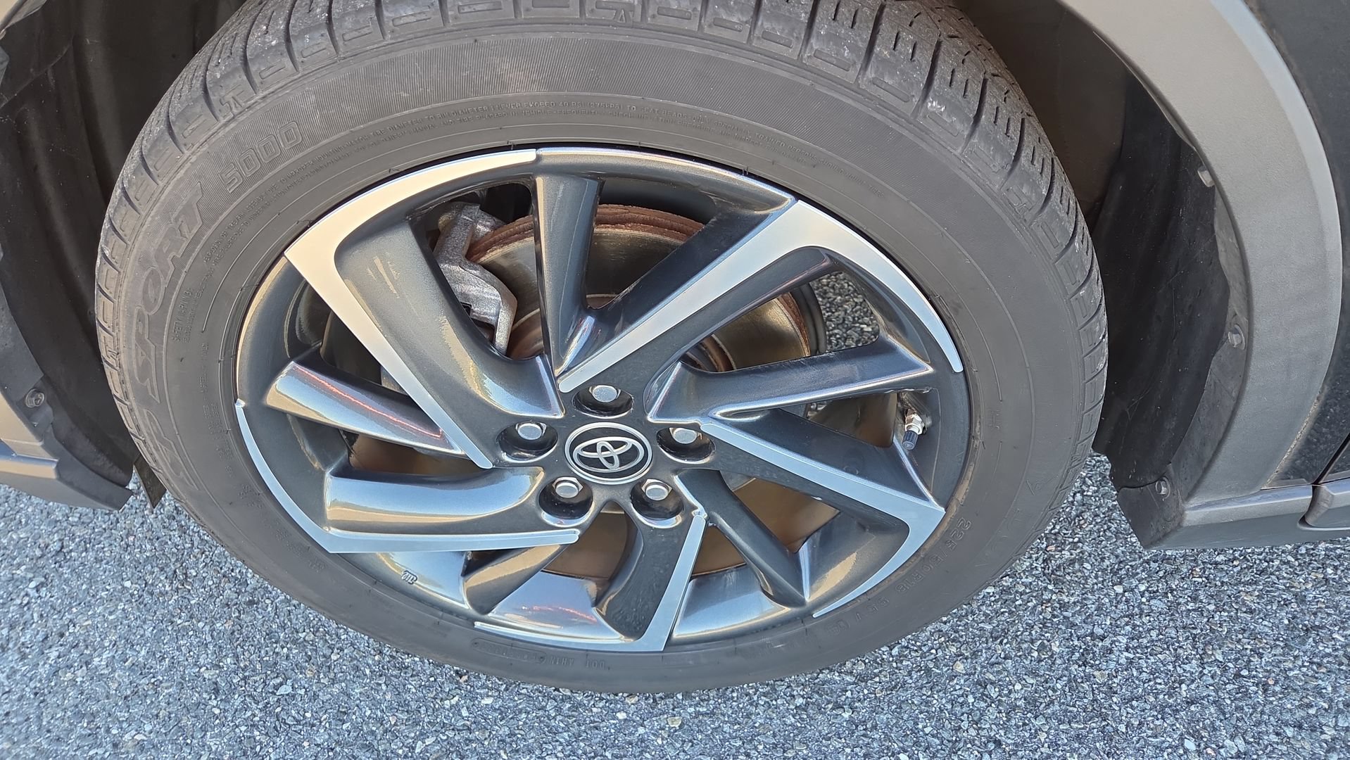 Used 2022 Toyota C-HR Limited FWD image 16