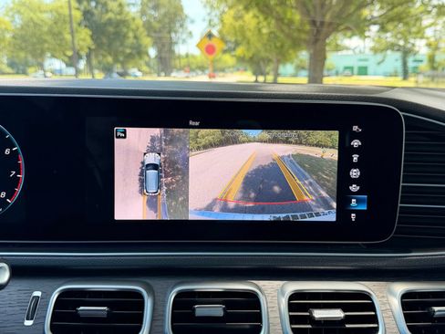 Used 2020 Mercedes-Benz GLE 350 4MATIC image 5