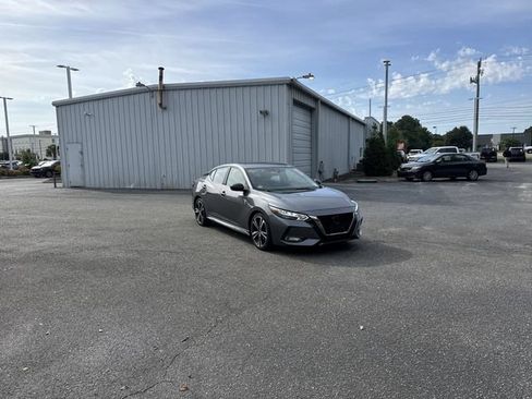 Used 2023 Nissan Sentra SR w/ Trunk Package FWD image 3
