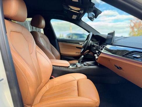 Used 2021 BMW 530i xDrive image 22