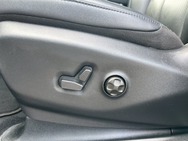 Used 2025 Chrysler Pacifica Select FWD image 23