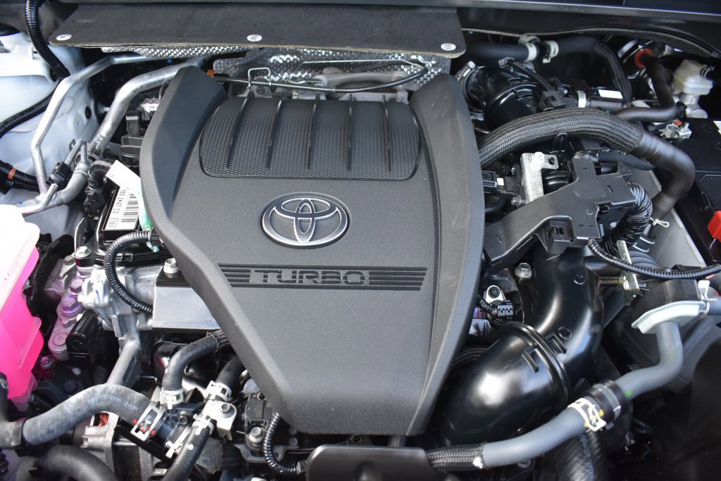 Used 2024 Toyota Highlander XLE AWD/4WD image 31