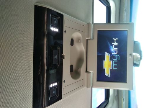 Used 2015 Chevrolet Suburban LT image 17