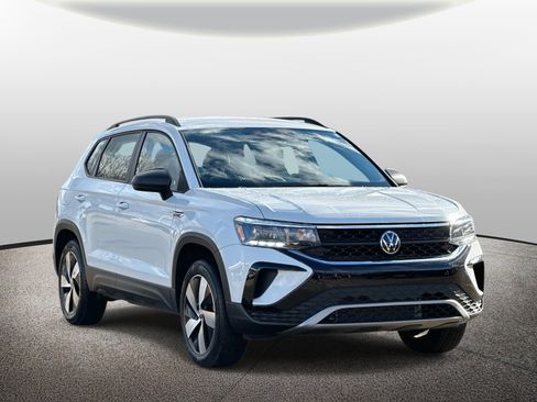 Used 2024 Volkswagen Taos S image 7