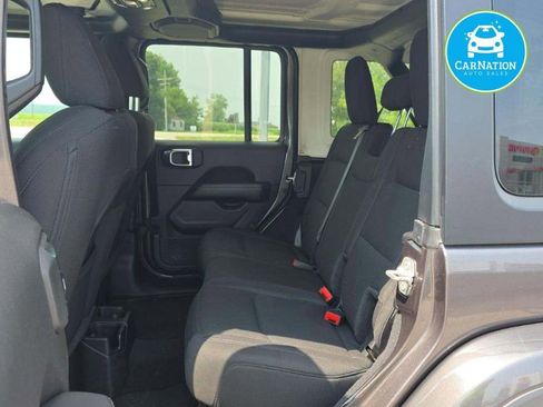 Used 2023 Jeep Wrangler Sahara image 6