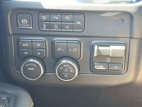 New 2026 Chevrolet Tahoe Premier w/ Sun And Tow Package AWD/4WD image 32