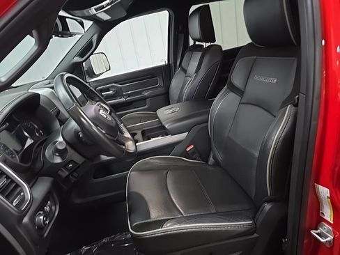Used 2022 RAM 2500 Laramie w/ Night Edition AWD/4WD image 31