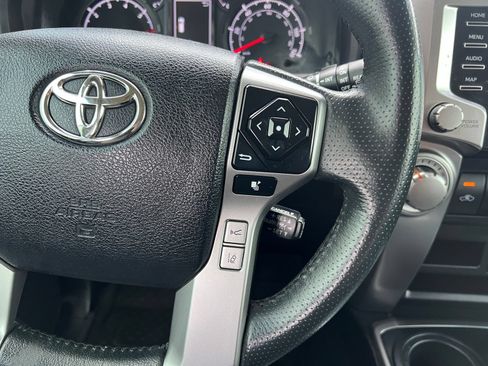 Used 2022 Toyota 4Runner SR5 Premium w/ Moonroof Package AWD/4WD image 21