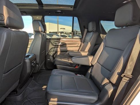 Used 2023 Chevrolet Tahoe Z71 w/ Luxury Package image 3