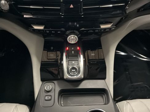Used 2025 Acura MDX SH-AWD w/ Technology Package image 17